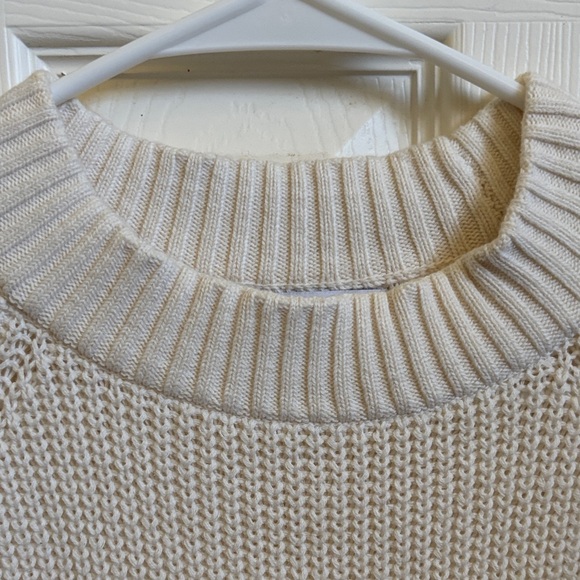 NWT Cream Textured Knit Sweater - Picture 3 of 7